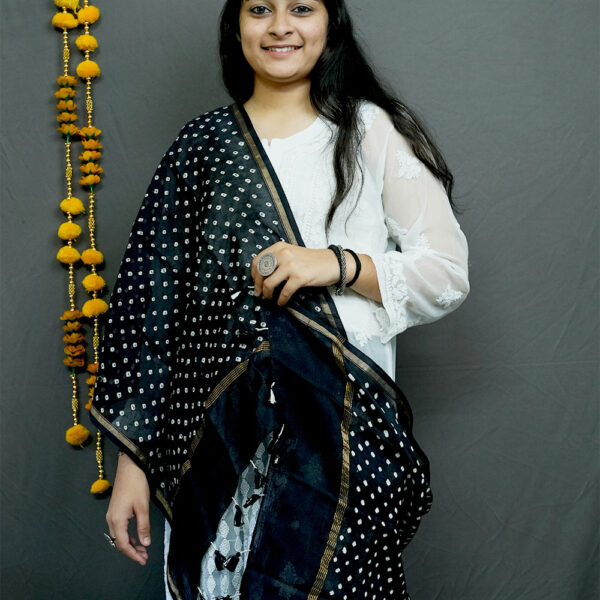 Bandhani Stole