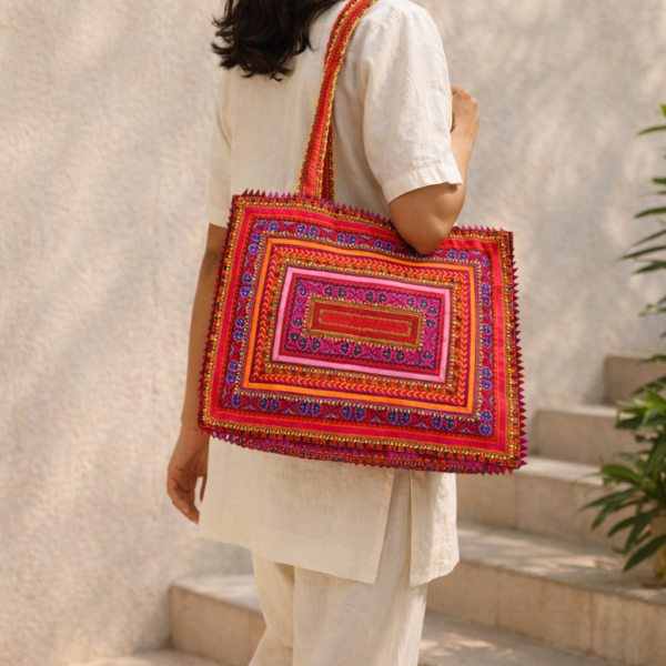 Hari Jari Art Rectangular Medium Pabi Bag
