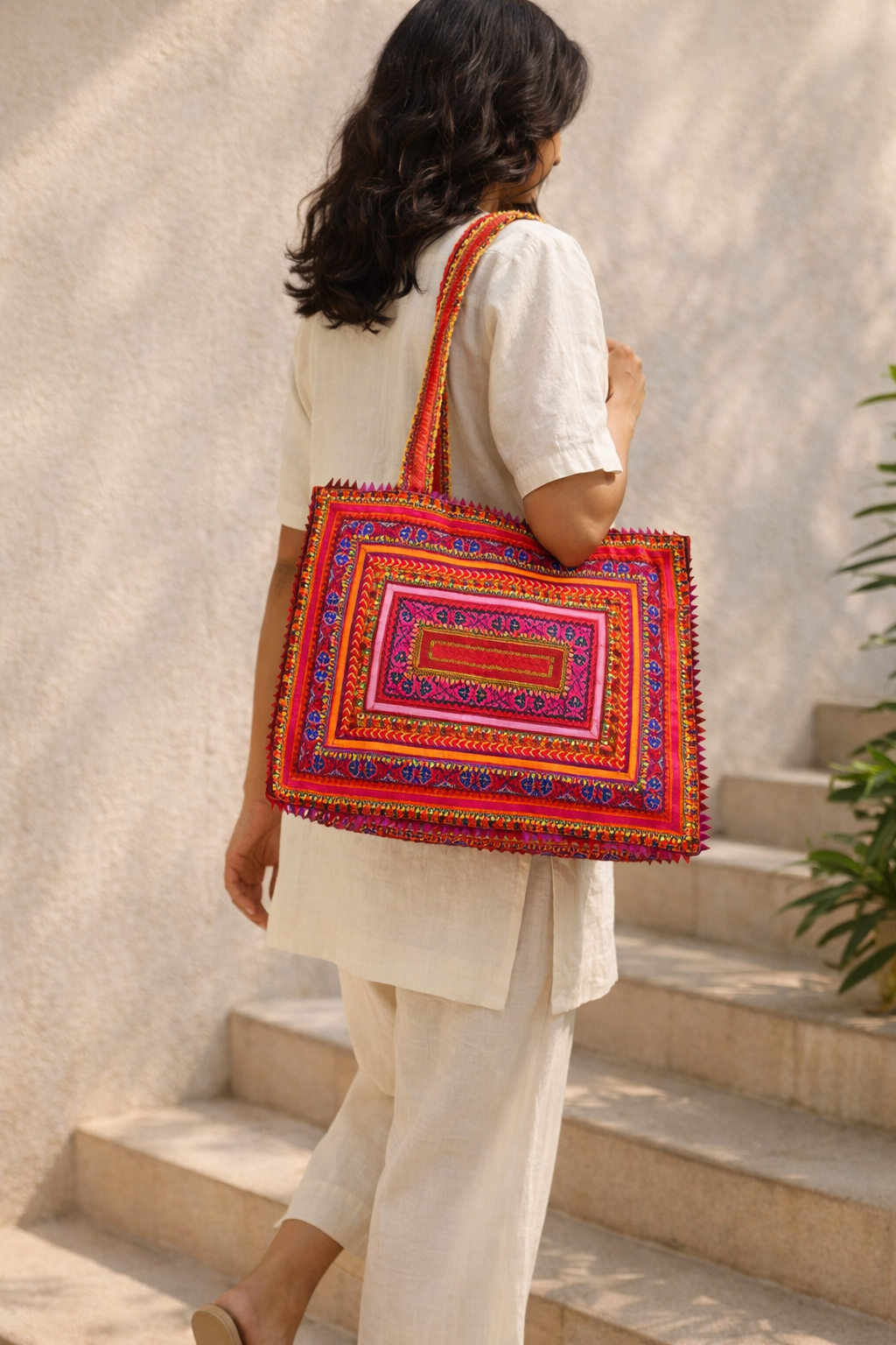 Hari Jari Art Rectangular Medium Pabi Bag